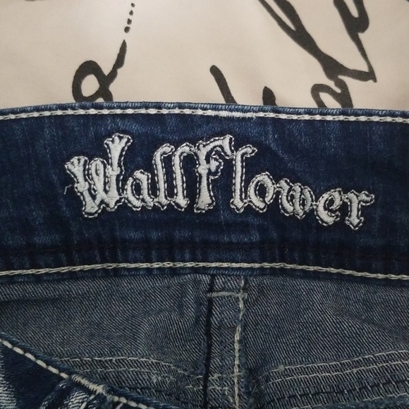 Capris - Picture 3 of 3